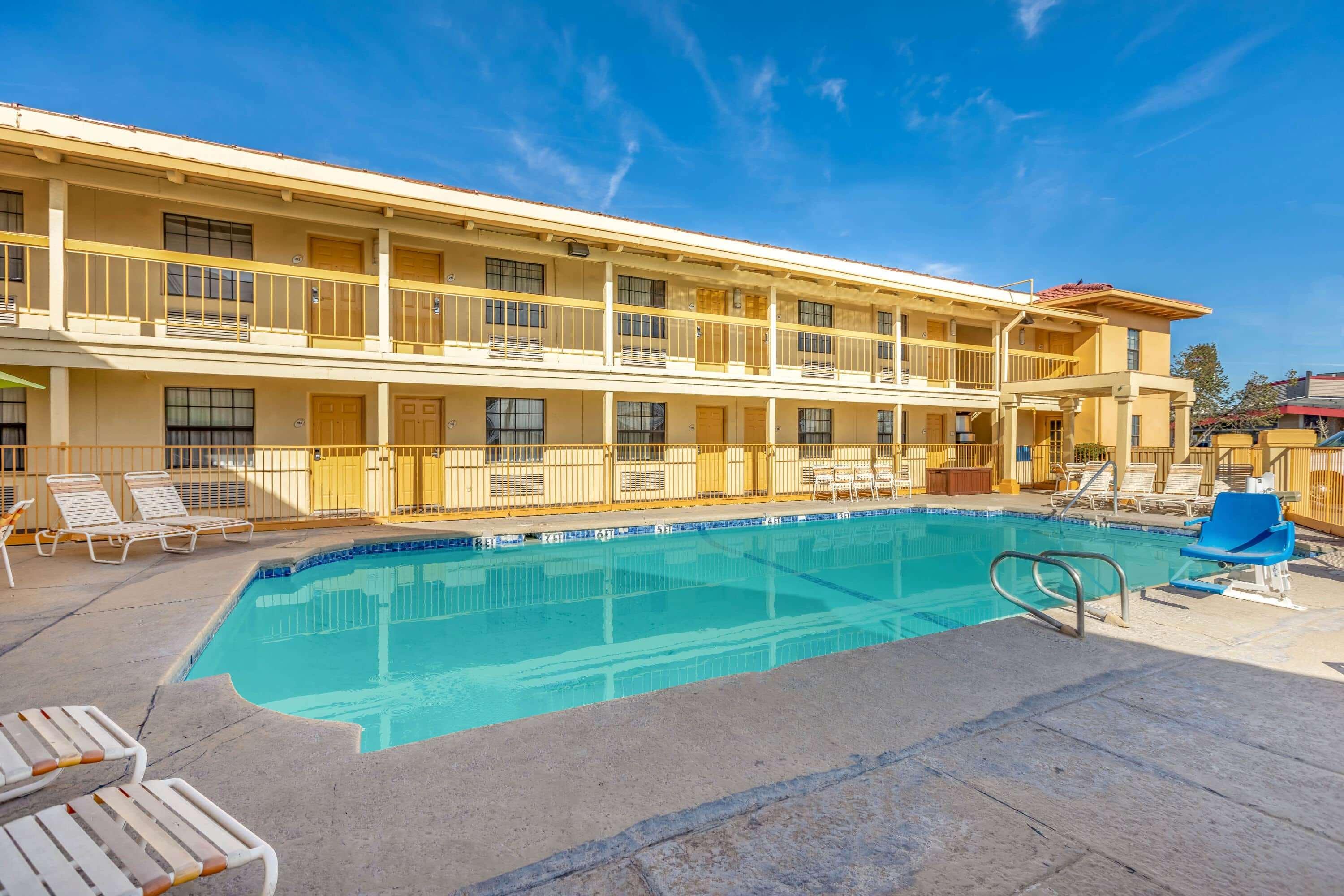 Travelodge By Wyndham El Paso - Airport Exterior foto
